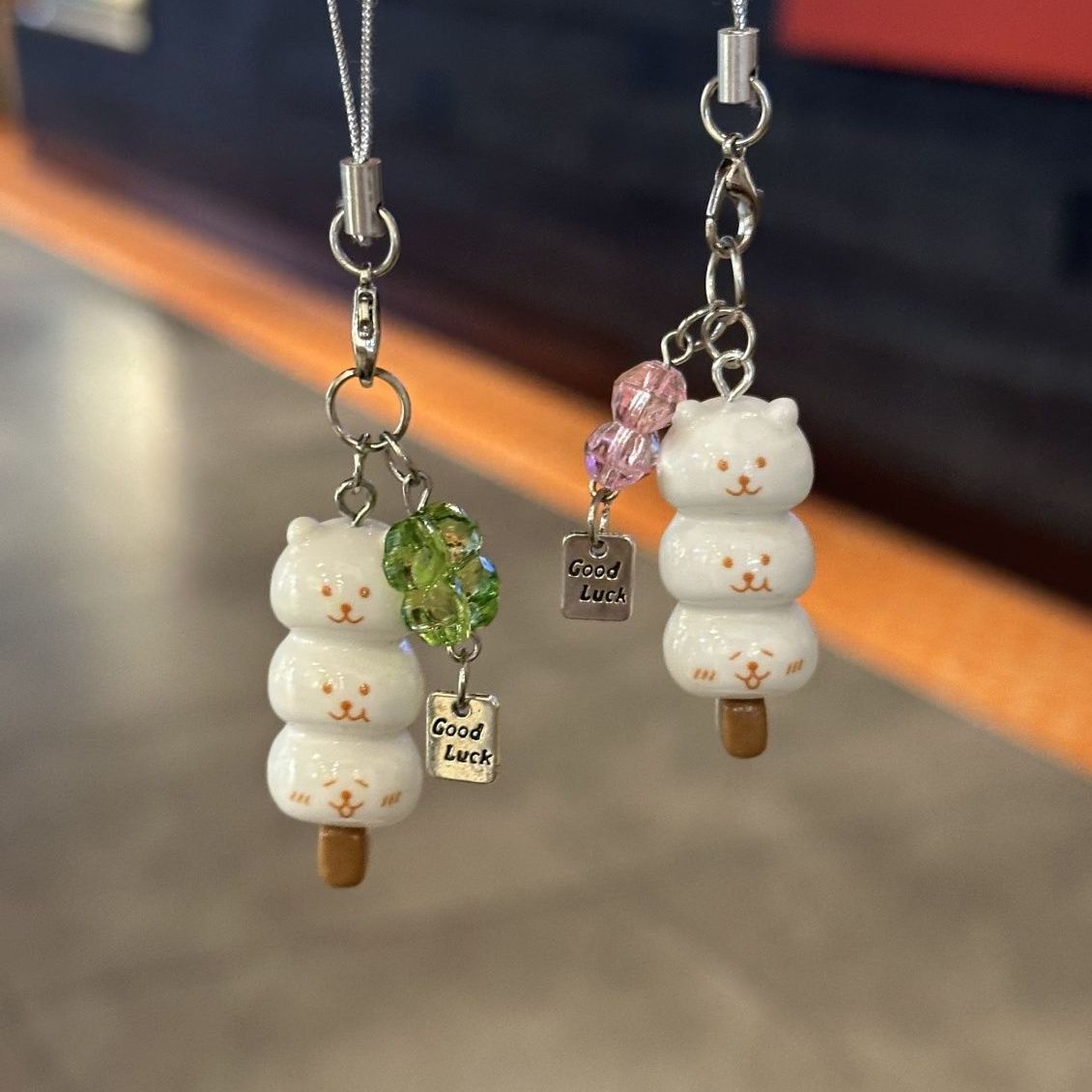 Joke Bear Lucky Leaf Phone Cha - Photography Rules ulasan dan harga